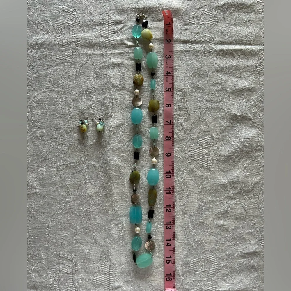 Elegant Turquoise and Green Beaded Necklace Set - Picture 3 of 3